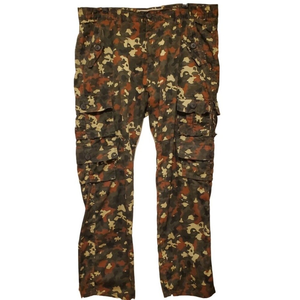 Halifax Individually Crafted Camo Cargo Pants Size 38x32
